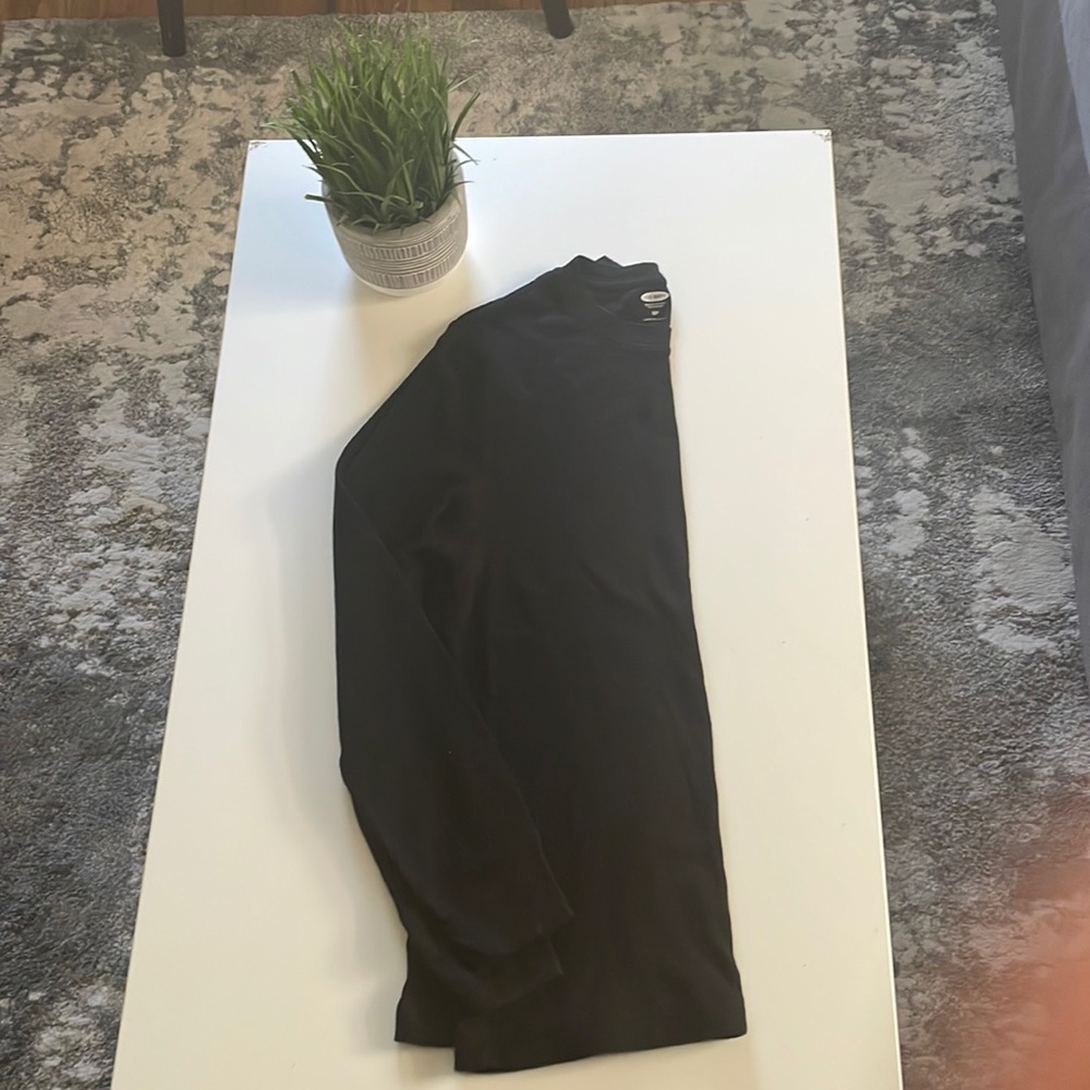 Old Navy black under shirt